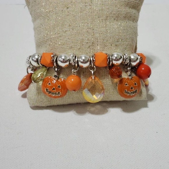 Fall Halloween pumpkin charm bracelet new - Picture 6 of 6